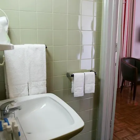 Inatel Entre-os-rios Hotel Portela (Porto)