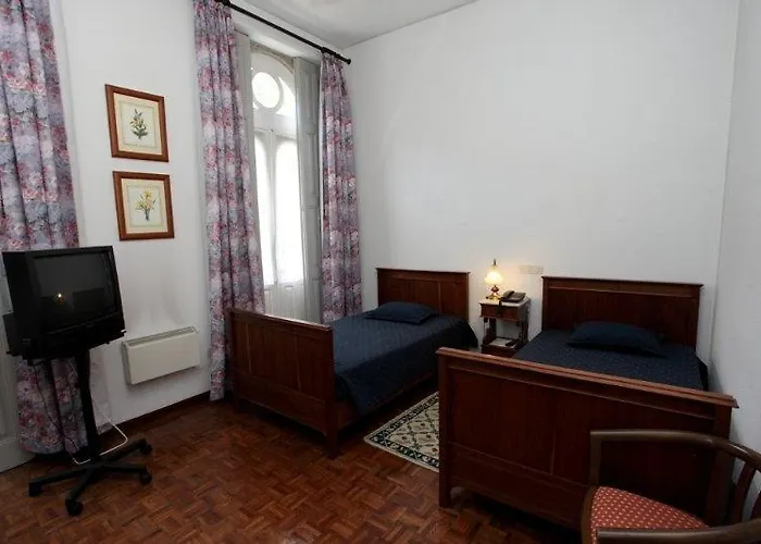 Inatel Entre-os-rios 3* Portela (Porto)