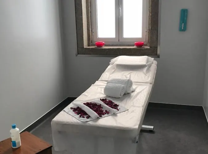 Inatel Entre-os-rios Hotel Portela (Porto)