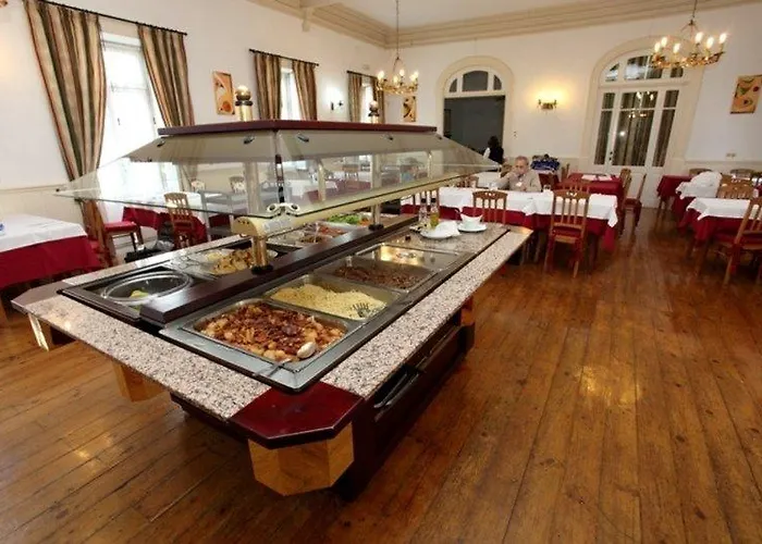 Inatel Entre-os-rios Hotel Portela (Porto)