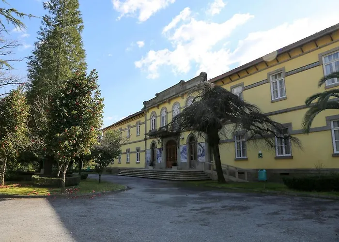 Inatel Entre-os-rios Hotel Portela (Porto)