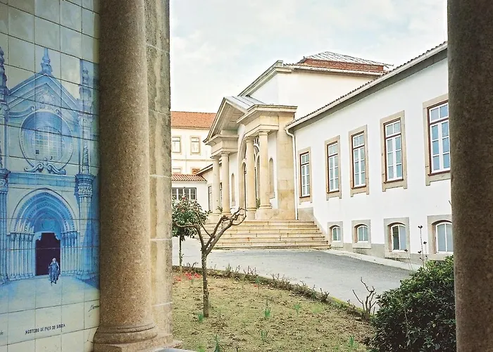 Inatel Entre-os-rios Hotel Portela (Porto)