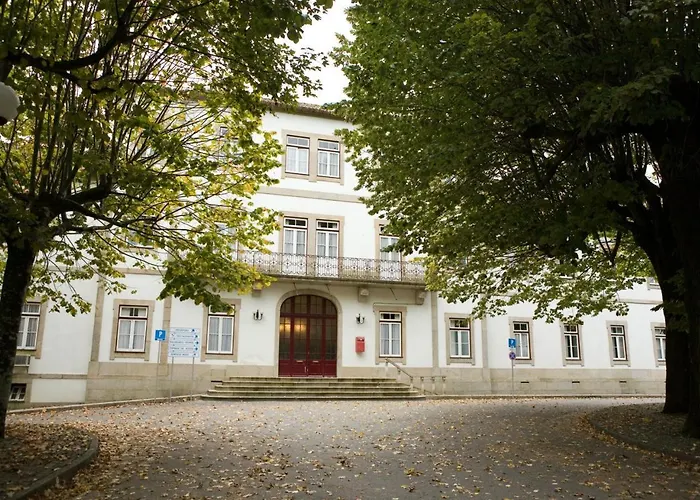 Inatel Entre-os-rios Hotel Portela (Porto)