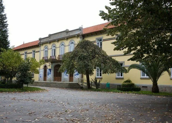 Inatel Entre-os-rios Hotel Portela (Porto)